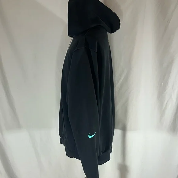 Nike Standard Issue Kyrie Irving SpongeBob Dri-Fit Hoodie - Picture 5 of 11